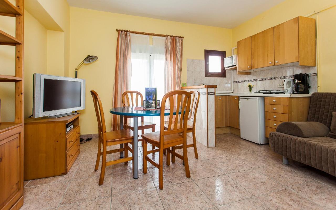 Hostal Doris - Adults Only Colonia de Sant Jordi Екстериор снимка