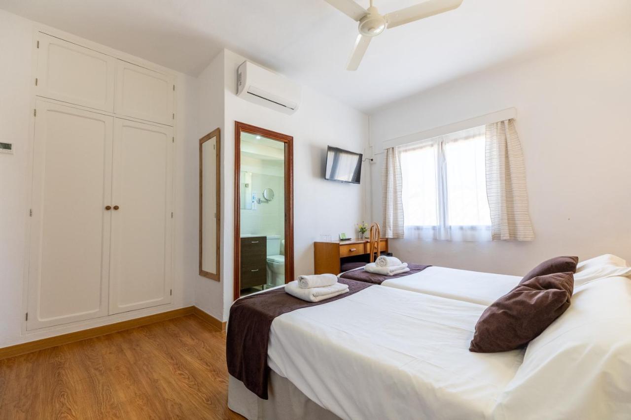 Hostal Doris - Adults Only Colonia de Sant Jordi Екстериор снимка