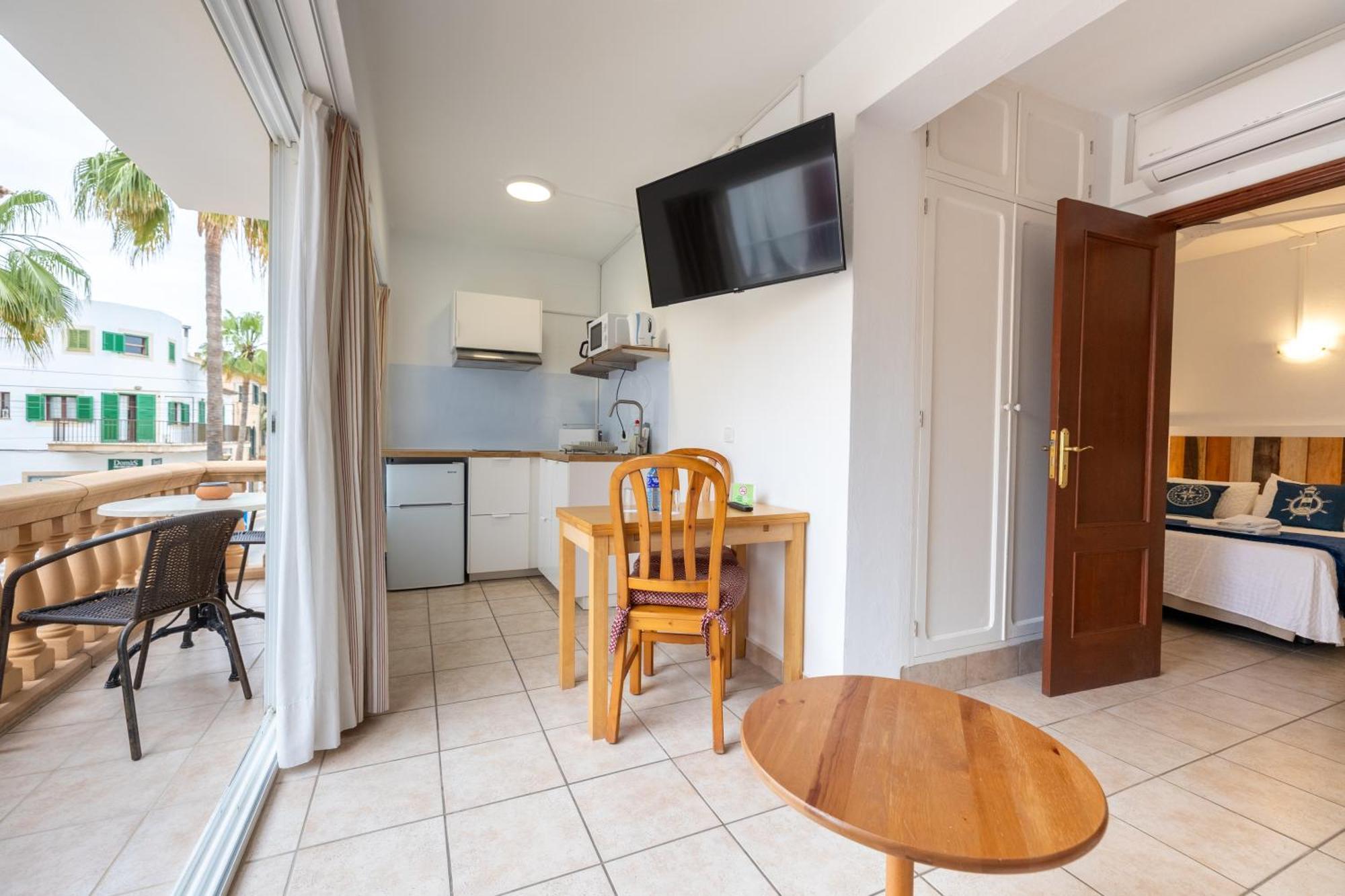 Hostal Doris - Adults Only Colonia de Sant Jordi Стая снимка