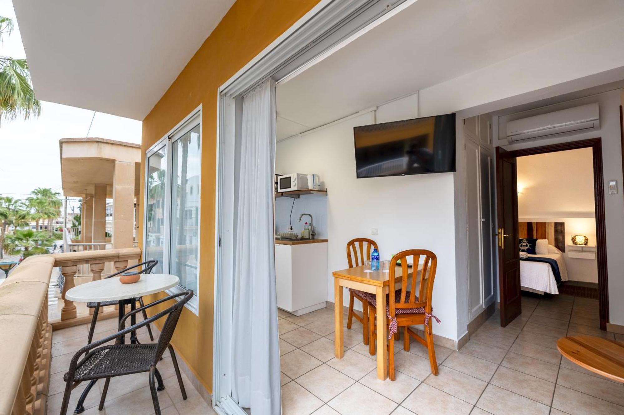 Hostal Doris - Adults Only Colonia de Sant Jordi Стая снимка