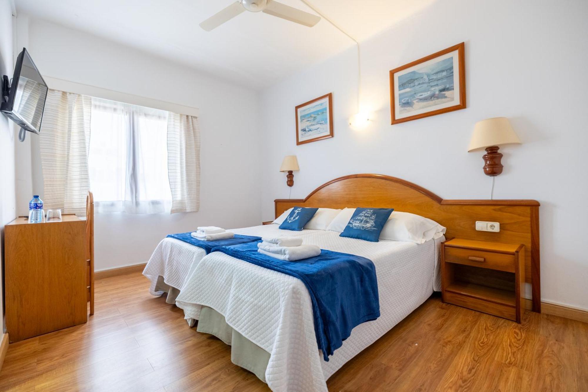 Hostal Doris - Adults Only Colonia de Sant Jordi Екстериор снимка