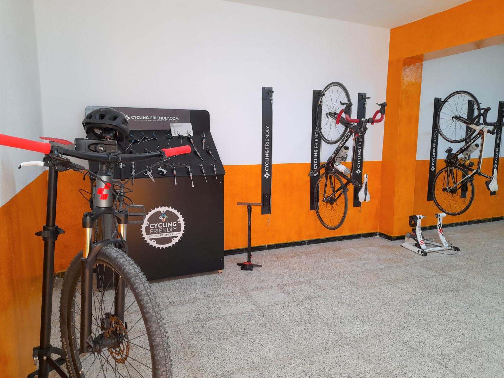 Hostal Doris - Adults Only Colonia de Sant Jordi Екстериор снимка